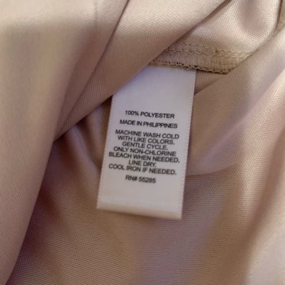 Express high neck spaghetti strap blouse. Elastic in bottom. Size S. - Picture 5 of 6